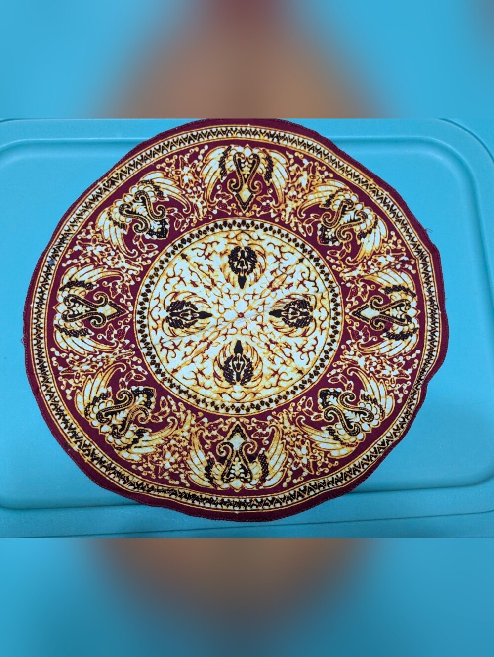 Decorative Round Accent Mat in Burgundy and Gold